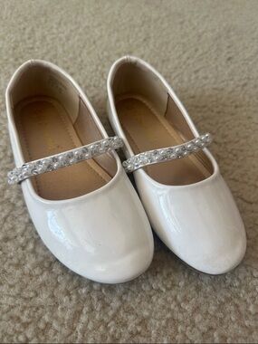 White patent special occasion dress shoe